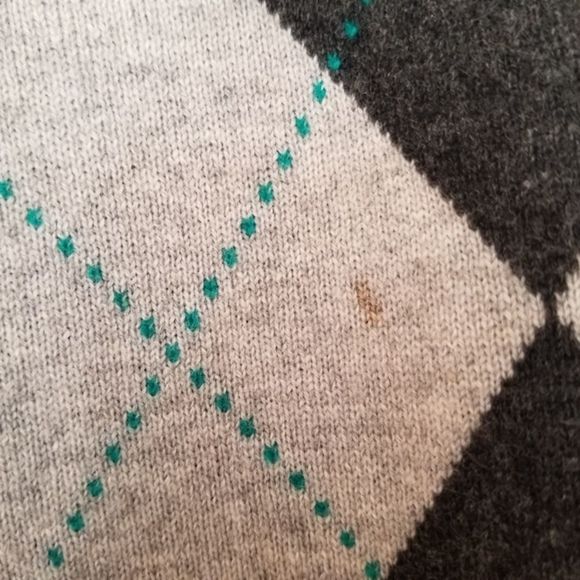 Aqua 100% Cashmere Argyle V-Neck Sweater - Picture 6 of 7